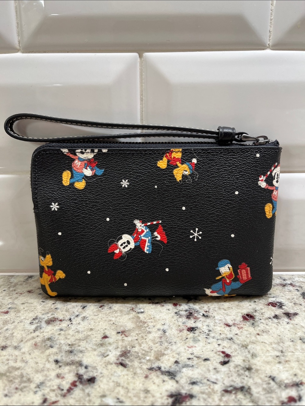 Coach x Disney Collaboration Holiday Print Corner Zip Wristlet NWOT - Picture 5 of 9